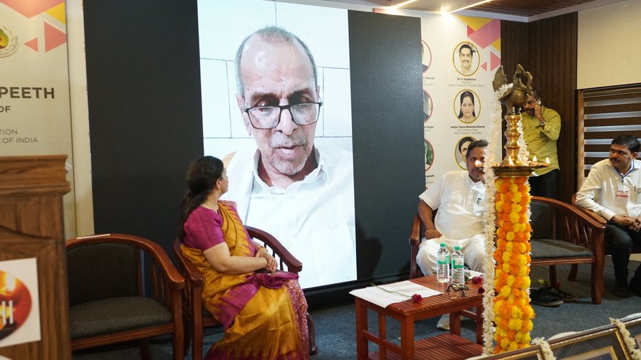 Dr I Bhavadasan namboothiri address to the Shalakya Tantra Teachers Workshop by RAV